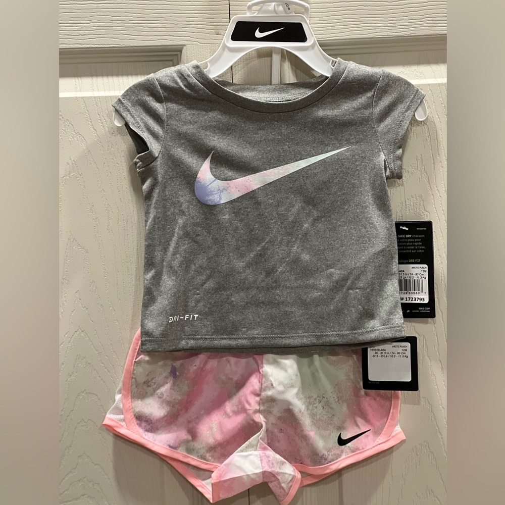 Brand New 2 piece Nike Girl short set